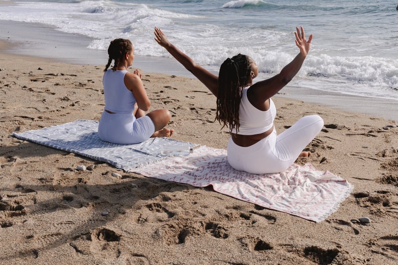 Friends at the beach on a wellness retreat
